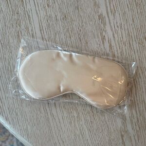 BRAND NEW * Silk Sleep Mask in Cream